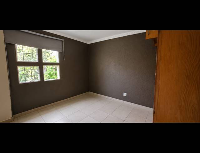 2 BEDROOM HOUSE FOR SALE IN FLORA PARK